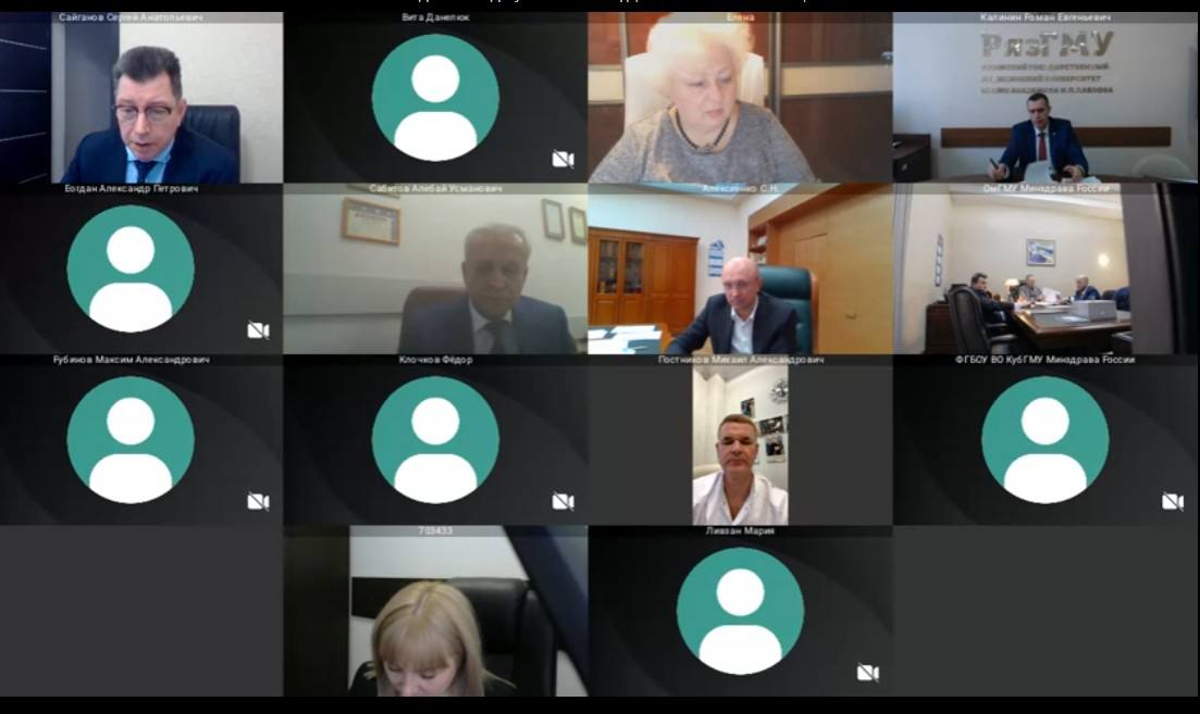 Урок остеопатии в Лицее №214 Санкт-Петербурга